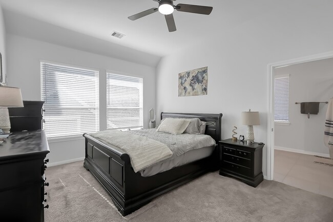 Building Photo - 212 Cider Gum Pl