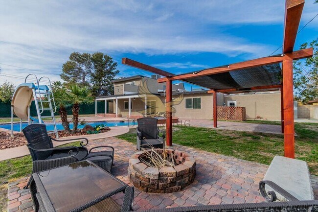 Building Photo - 6845 Coley Ave