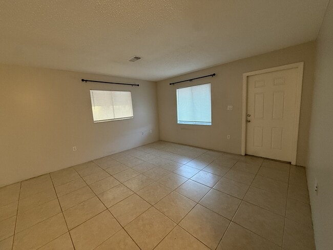 Building Photo - 202 2nd St