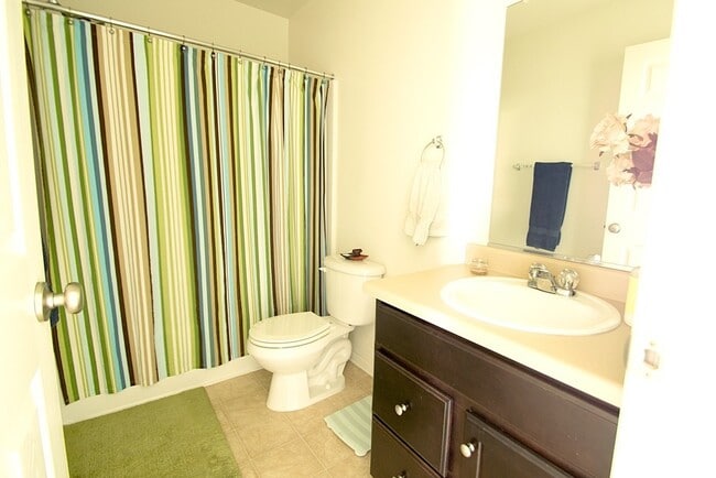 Building Photo - Stylish home in Central Park