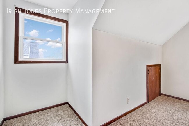 Building Photo - 99 Bellwood Ave