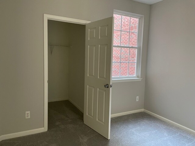 Building Photo - 8337 Towne Center Cir