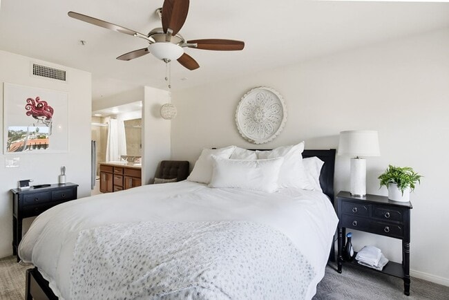 Building Photo - Steps from the Sand - Pacific Beach Townhome, Offered Fully or Partially Furnished