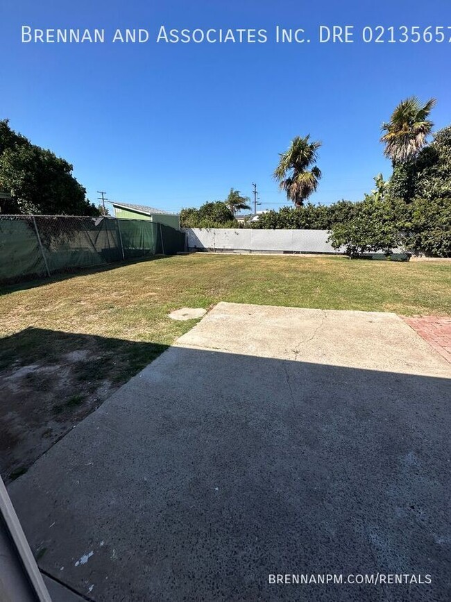 Building Photo - 820 Hickory Ct