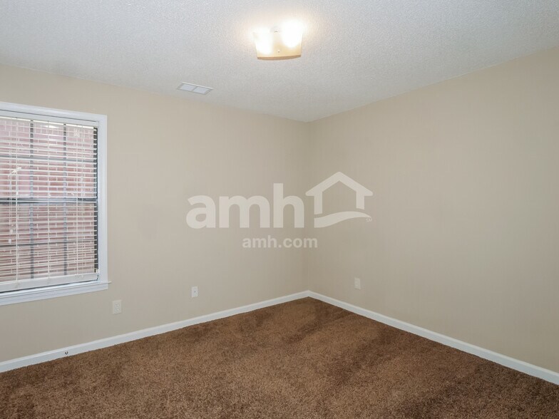 Building Photo - 8002 Jills Creek Dr