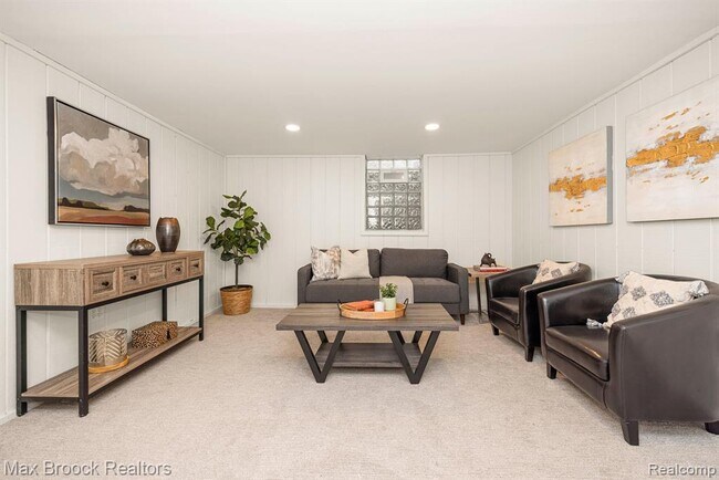 Building Photo - 695 Graefield Ct