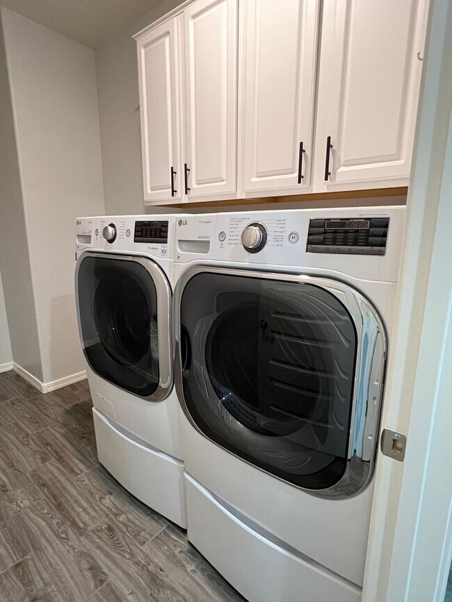 Building Photo - 2019 Build in Gated East Mark Community