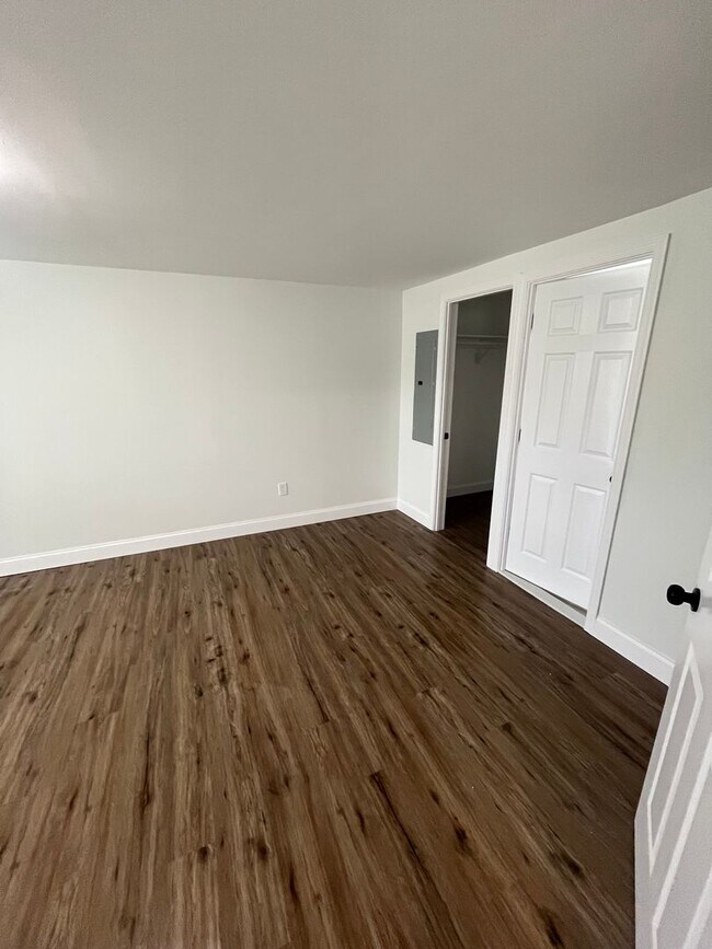 Building Photo - 23 Mimosa Ln