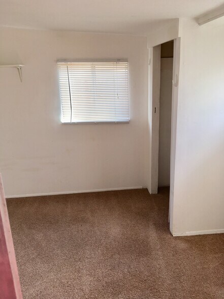 Building Photo - 4640 Clairemont Dr