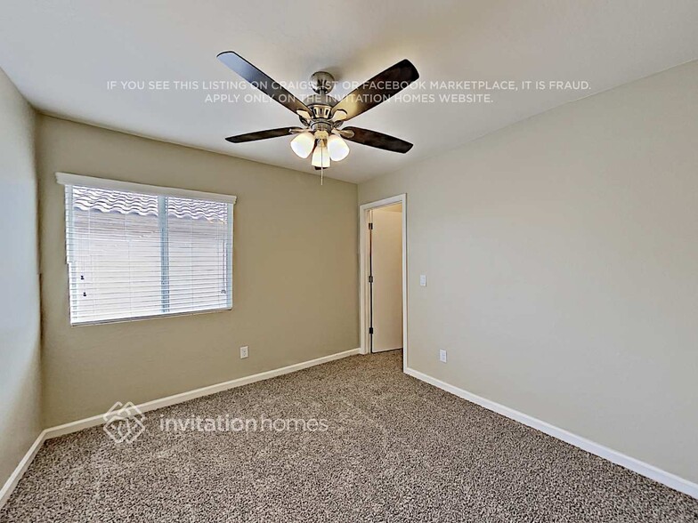 Building Photo - 11849 W Poinsettia Dr