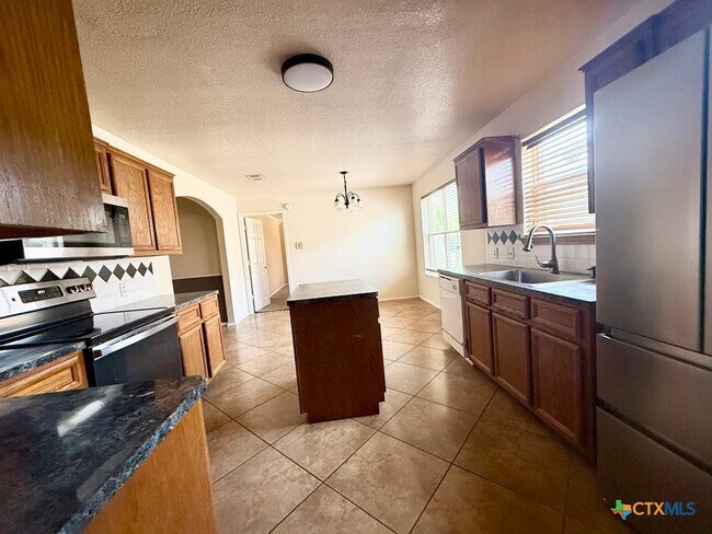 Building Photo - 4006 Frigate Dr