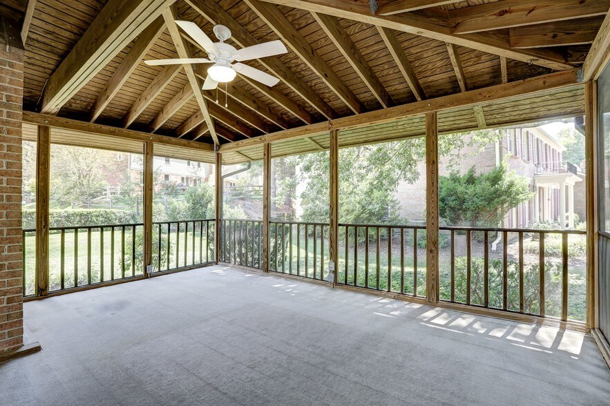 Building Photo - 8804 Falls Chapel Way