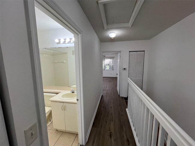 Building Photo - 6756 Sienna Club Dr