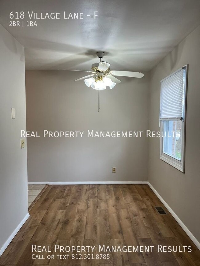 Building Photo - 618 Village Ln