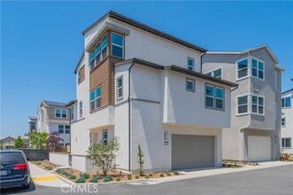 Building Photo - 446 Lobata