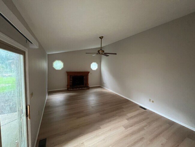 Building Photo - 1780-1782-1782 Hightower Dr
