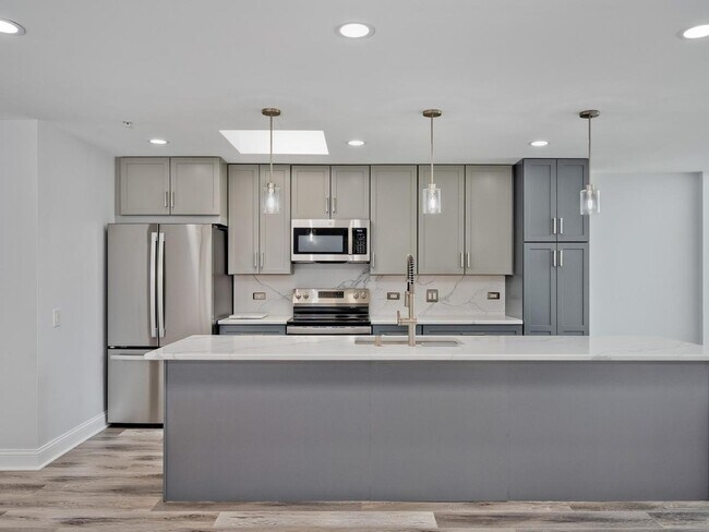 Building Photo - 1800 Dewes St