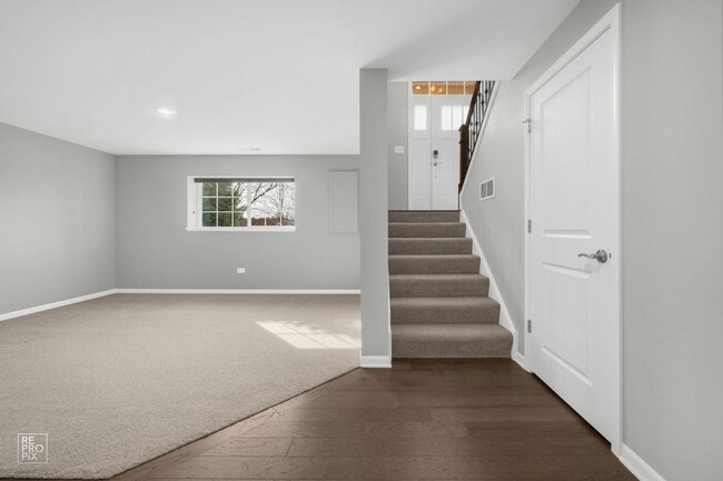 Building Photo - 231 Lakeshore Dr