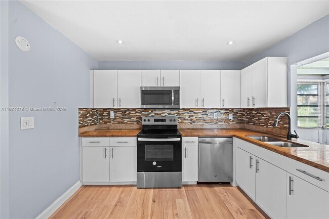 Building Photo - 4938 NW 54th Ct