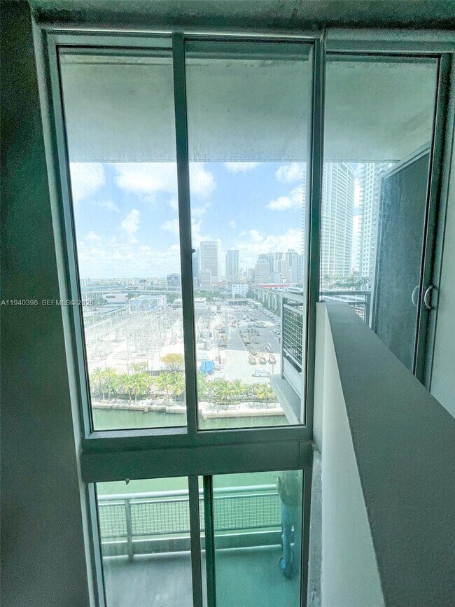 Building Photo - 690 SW 1st Ct