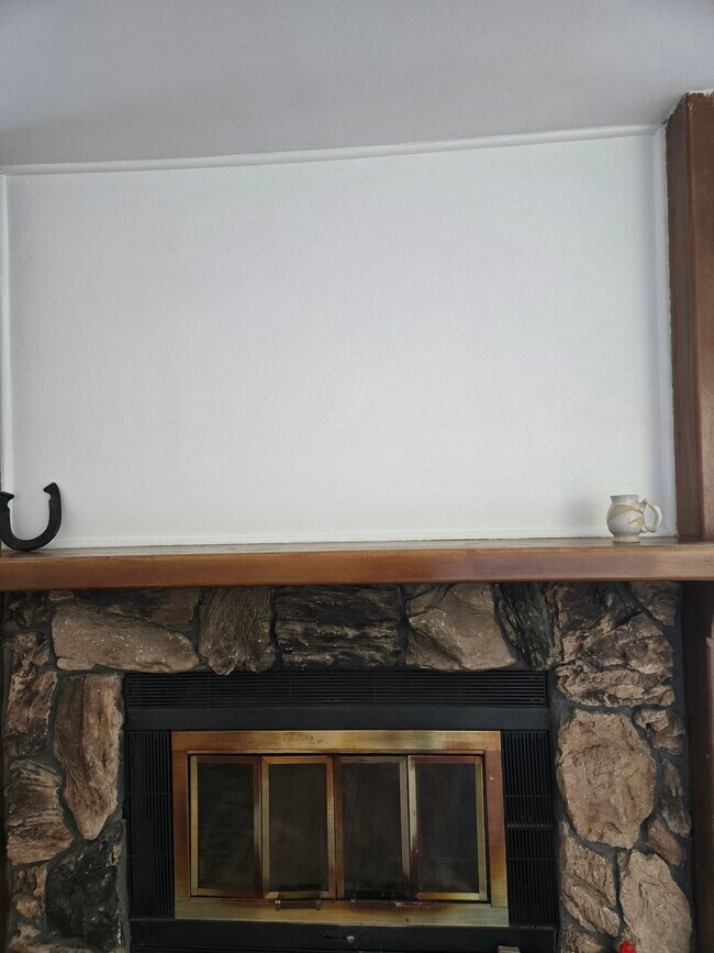 Building Photo - 1290 Redwood Cir