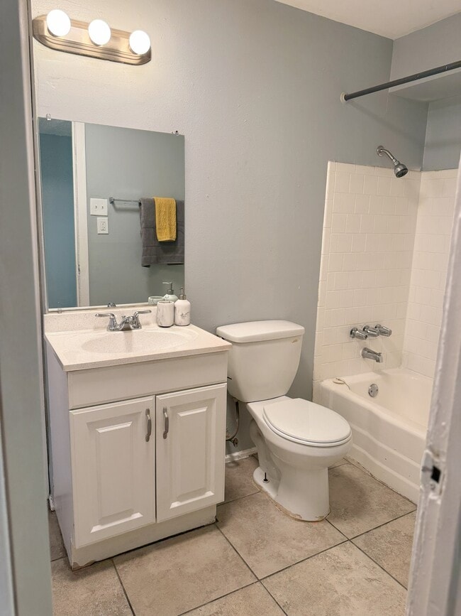 Building Photo - 3831 Heatherbloom Dr