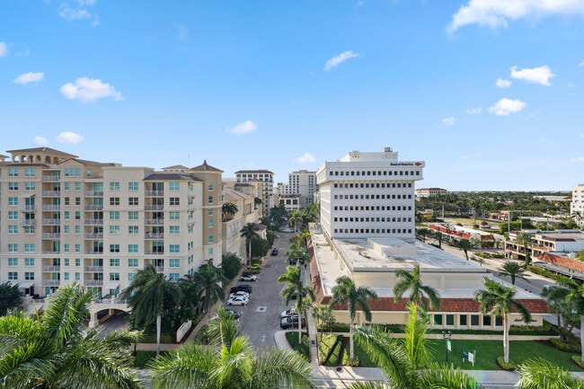 Building Photo - 200 E Palmetto Park Rd