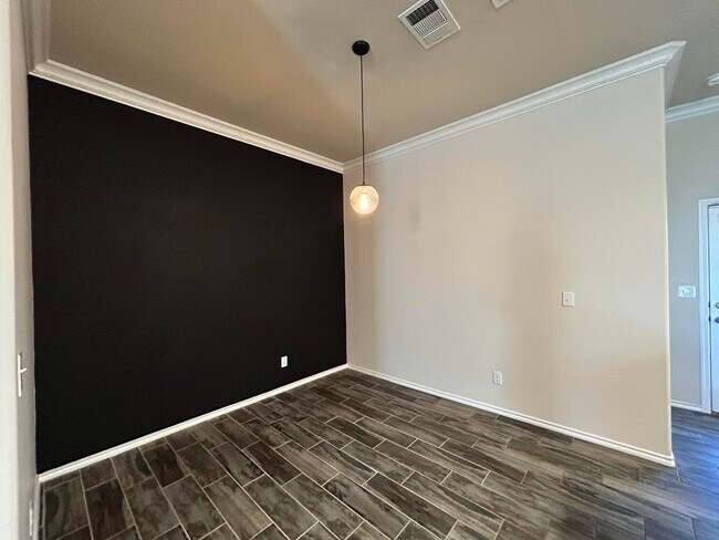 Building Photo - 7424 104th St