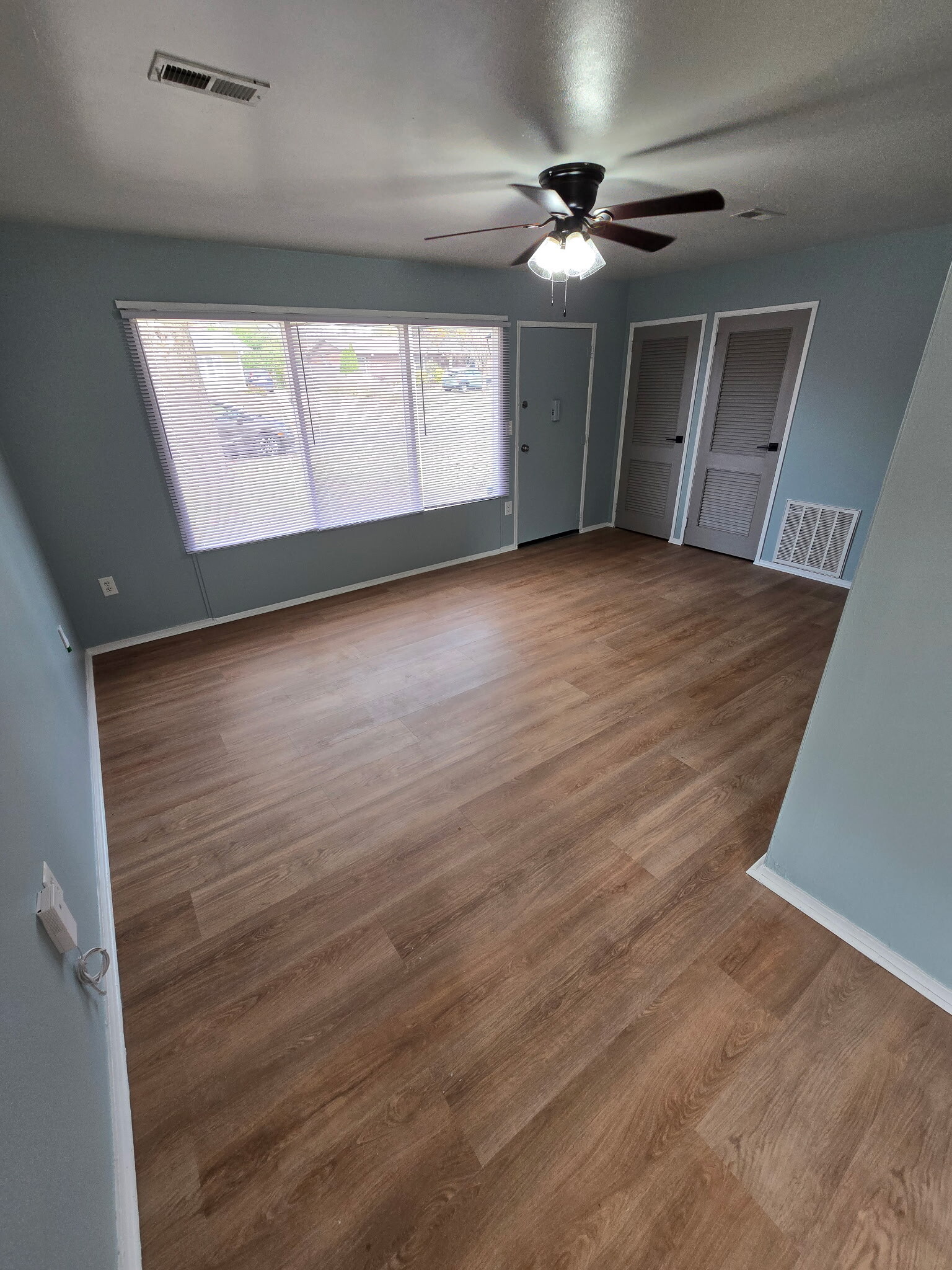 Building Photo - 1702 Wakefield Dr NE