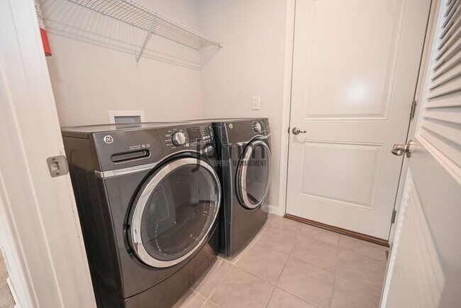 Building Photo - 8768 Mavis Trl