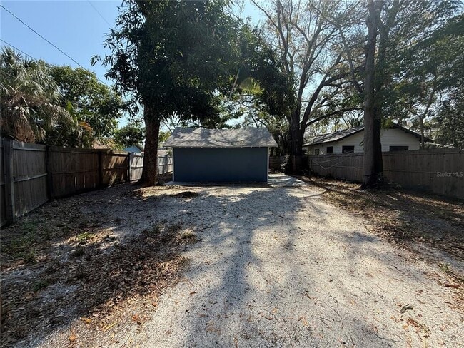 Building Photo - 2221 23rd Ave S