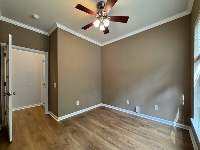 Building Photo - 9148 Hillston Ridge Rd