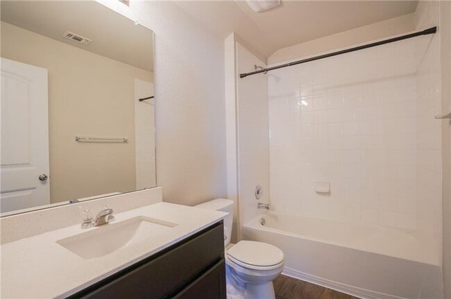 Building Photo - Beautiful and Spacious 4 BR / 3 BA Home fo...