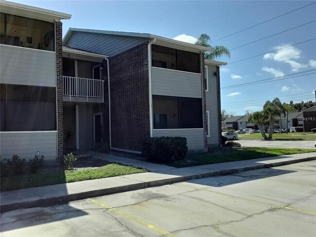 Building Photo - 1400 Gandy Blvd N