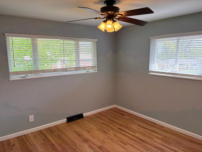 Building Photo - 2413 Chesstal St