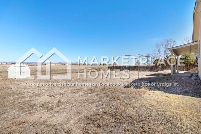 Building Photo - 147 S Golfwood Dr W