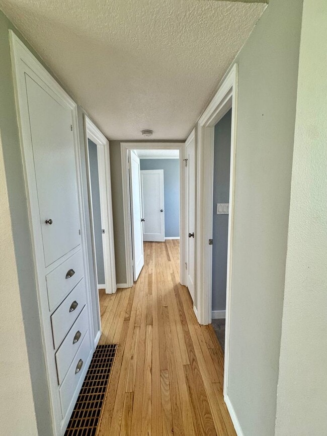 Building Photo - Bittersweet memories, Full Beautiful Remodel Highly Desired Lincoln Neighborhood