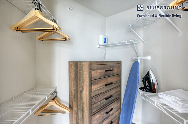 Building Photo - 2910 E 17th St