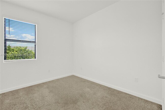 Building Photo - 1161 SW 8th Ave