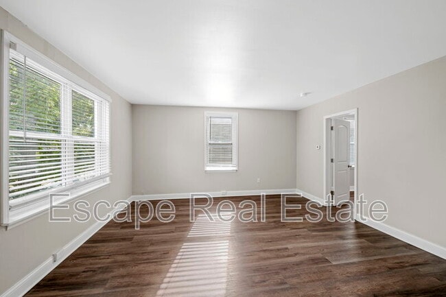 Building Photo - 5834 Victoria Ave