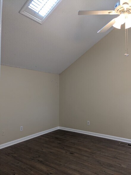 Building Photo - 3700 Golf Colony Ln