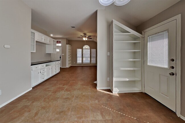 Building Photo - 21027 Terrace View Dr