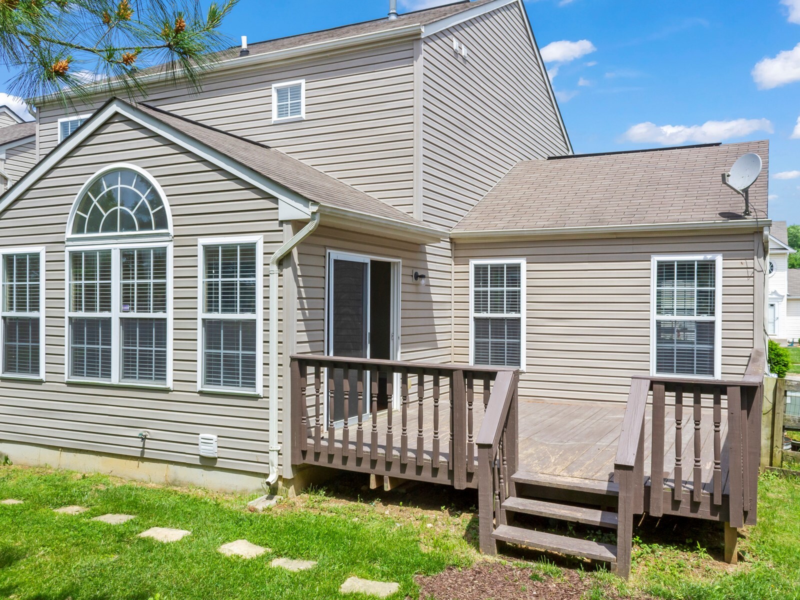 Building Photo - 443 Indian Lake Dr