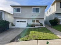 Building Photo - Large Five Bedroom, Three Bathroom with In...