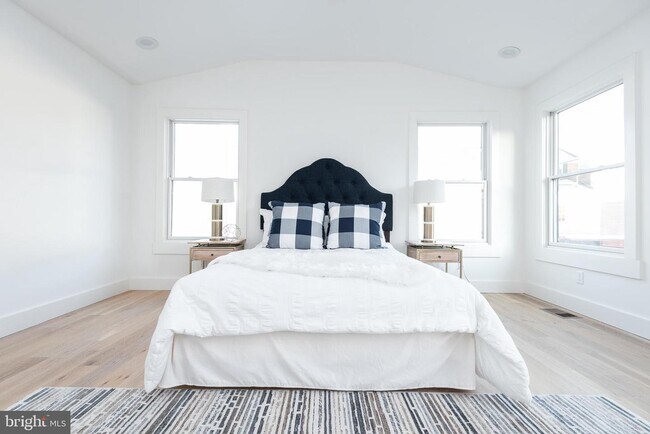 Building Photo - 309 N Patrick St