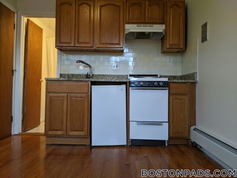 Building Photo - 10 Wait St