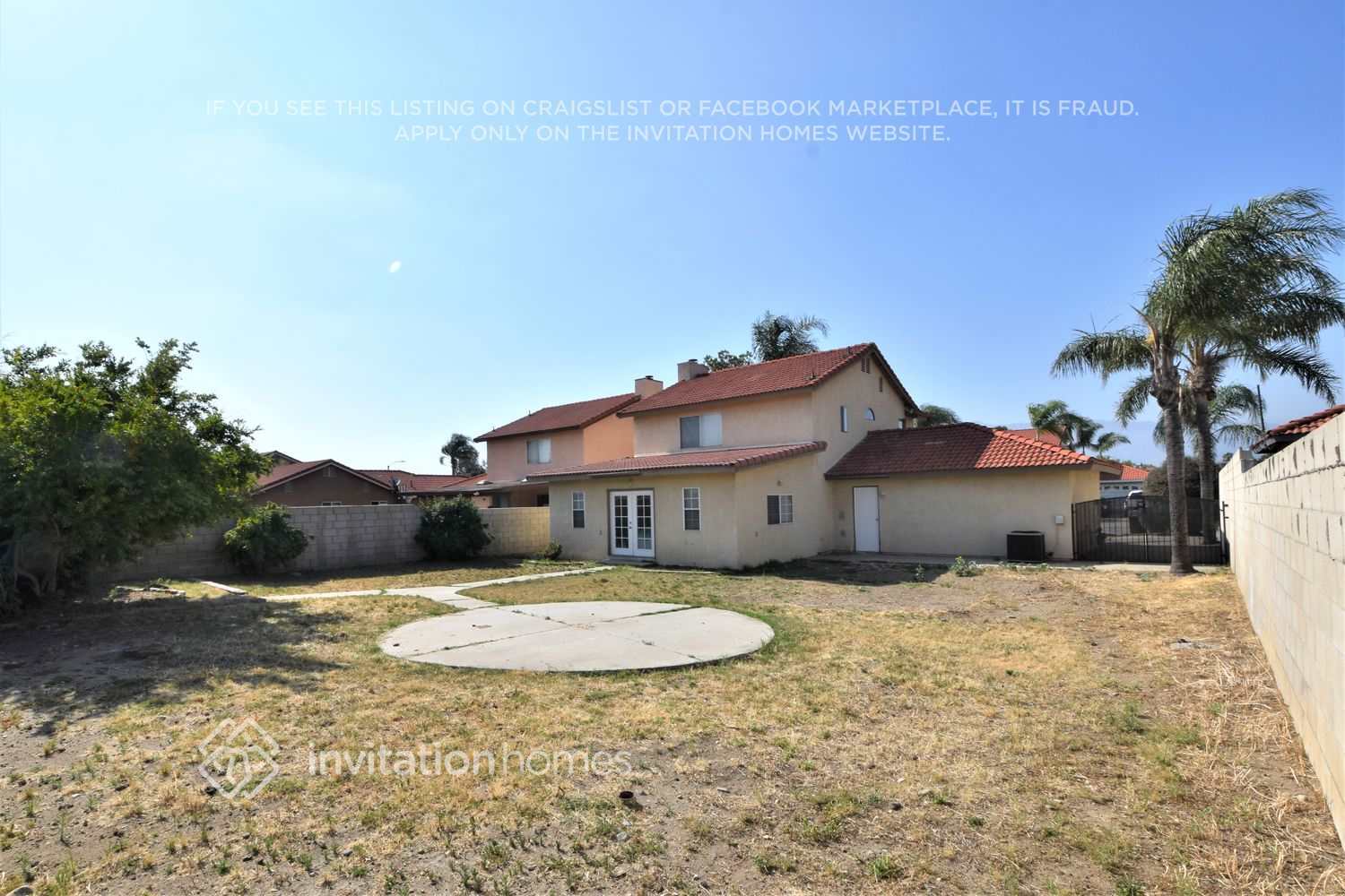 Building Photo - 14845 Cambria St