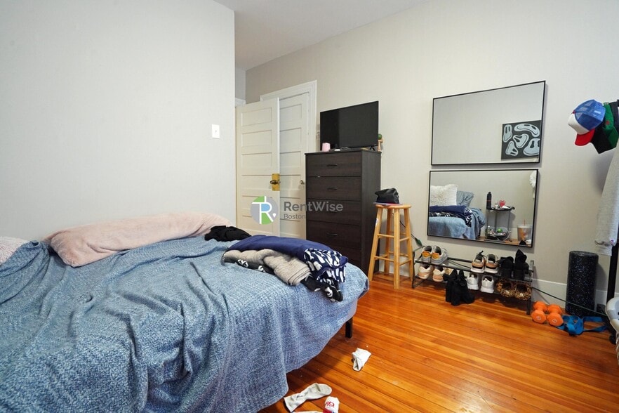 Building Photo - 4 Ashford Ct