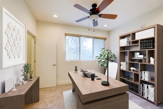 Building Photo - 604 N Bluff Dr