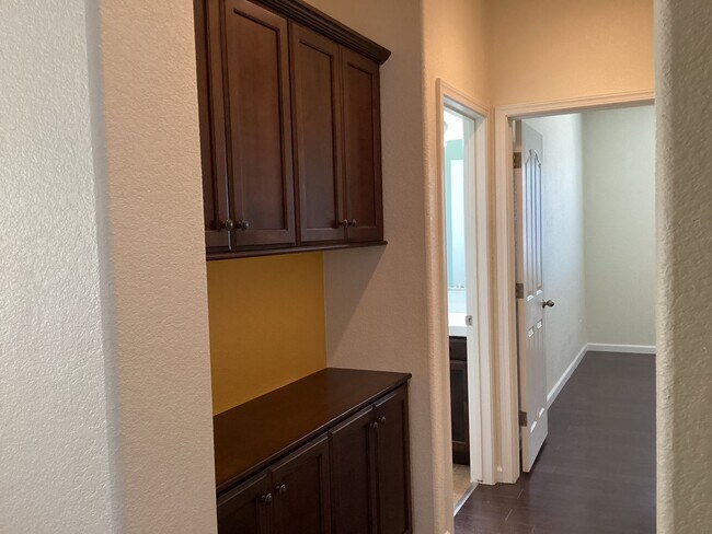 Building Photo - 7479 E Giavanna Ave